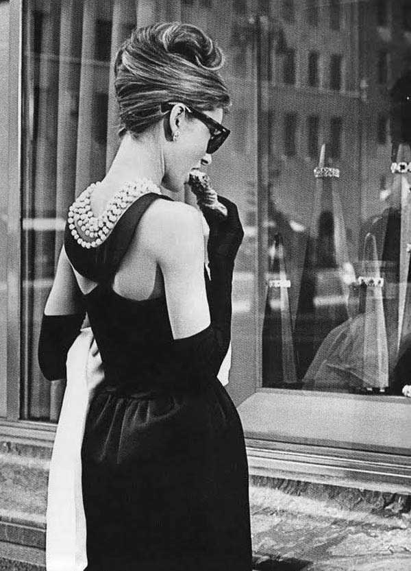 Audrey-Hepburn-Breakfast-At-Tiffanys.jpg